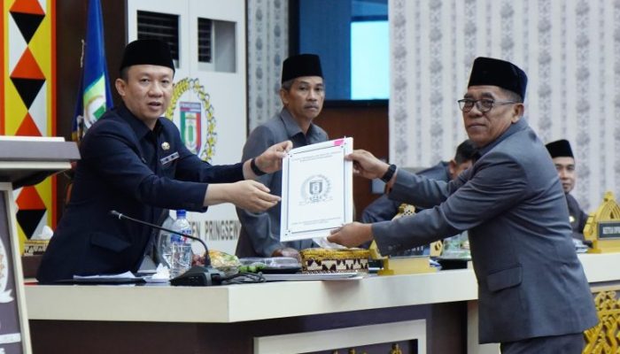 Pemkab & DPRD Pringsewu Sahkan 4 Perda & Sepakati Propemperda 2025