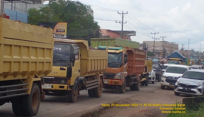 Kemacetan Parah di Jalan Palembang-Betung, Warga Geram, Kecelakaan Meningkat