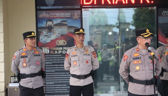 Apel pelepasan pasukan pengamanan dipimpin langsung oleh Wakapolres Lubuk