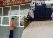 Kapal Resmi Hanya Sekali Jalan, Warga Nekat Naik Jukung Tanpa Pelampung di Tengah Padatnya Arus Balik Lebaran
