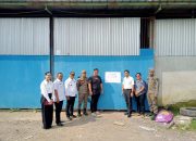 Tidak Miliki Izin,Camat Talang kelapa Tutup Gudang Pakan Hewan