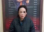 Seorang Ibu Rumah Tangga Diciduk Polisi Saat Ingin Melakukan Transaksi Narkoba dan Memiliki Senpi Ilegal