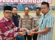 Kapolsek Sungsang Terima Serahan Senpi Rakitan Dari Camat Banyuasin II