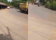 Jalan Sukajadi–Pangkalan Benteng Berdebu Parah, Warga Resah: Aktivitas Truk Tanah Semakin Liar