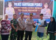 Program Polres Banyuasin Peduli, Kabag Logistik Polres Banyuasin Serahkan Kunci Rumah Pasca Dibedah