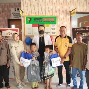 Jumat Berkah Polres Banyuasin Wujudkan Senyum Anak dengan Khitan