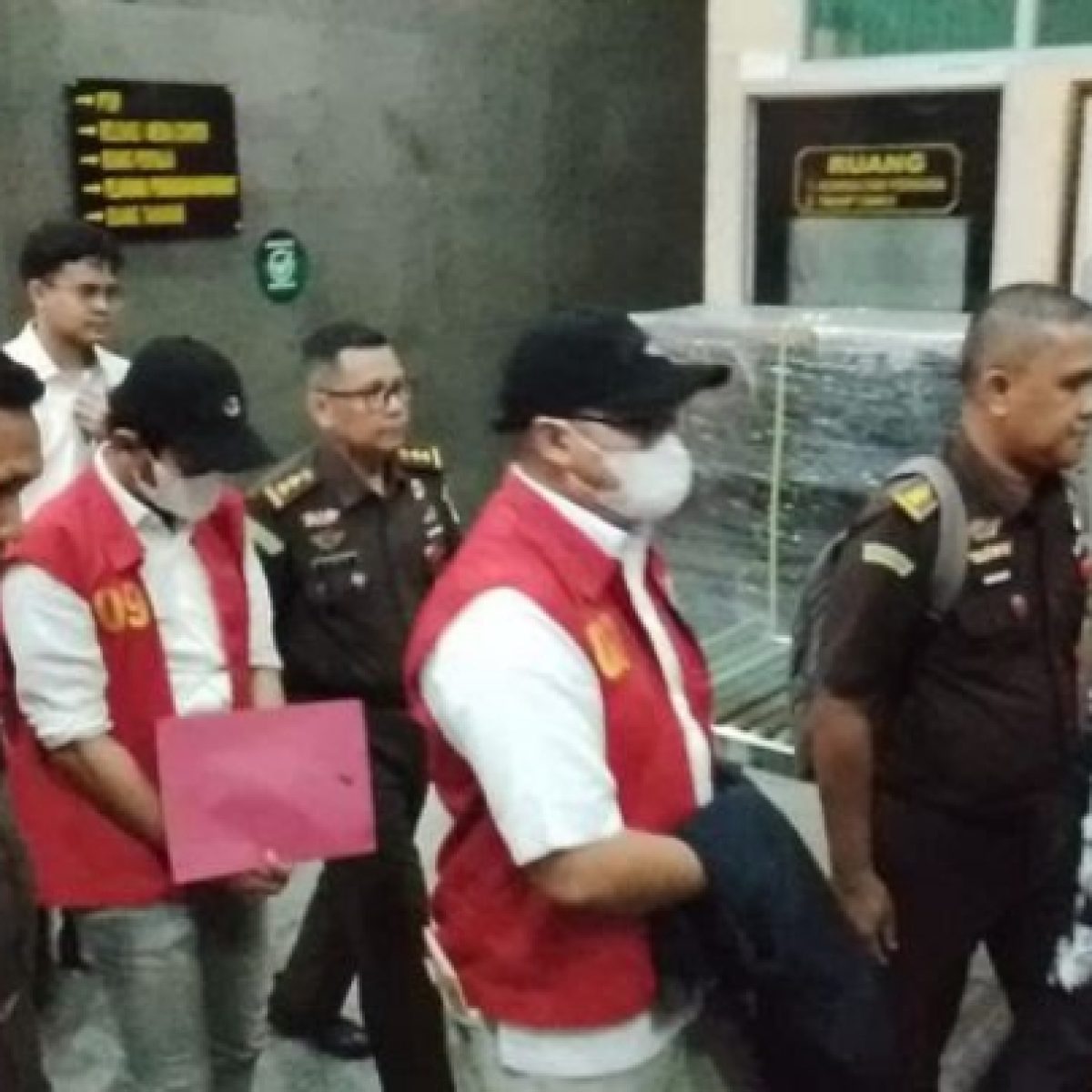 Kredit Macet Rp 1,6 Triliun, Kejati Sumsel Tahan 6 Tersangka Korupsi Bank Plat Merah