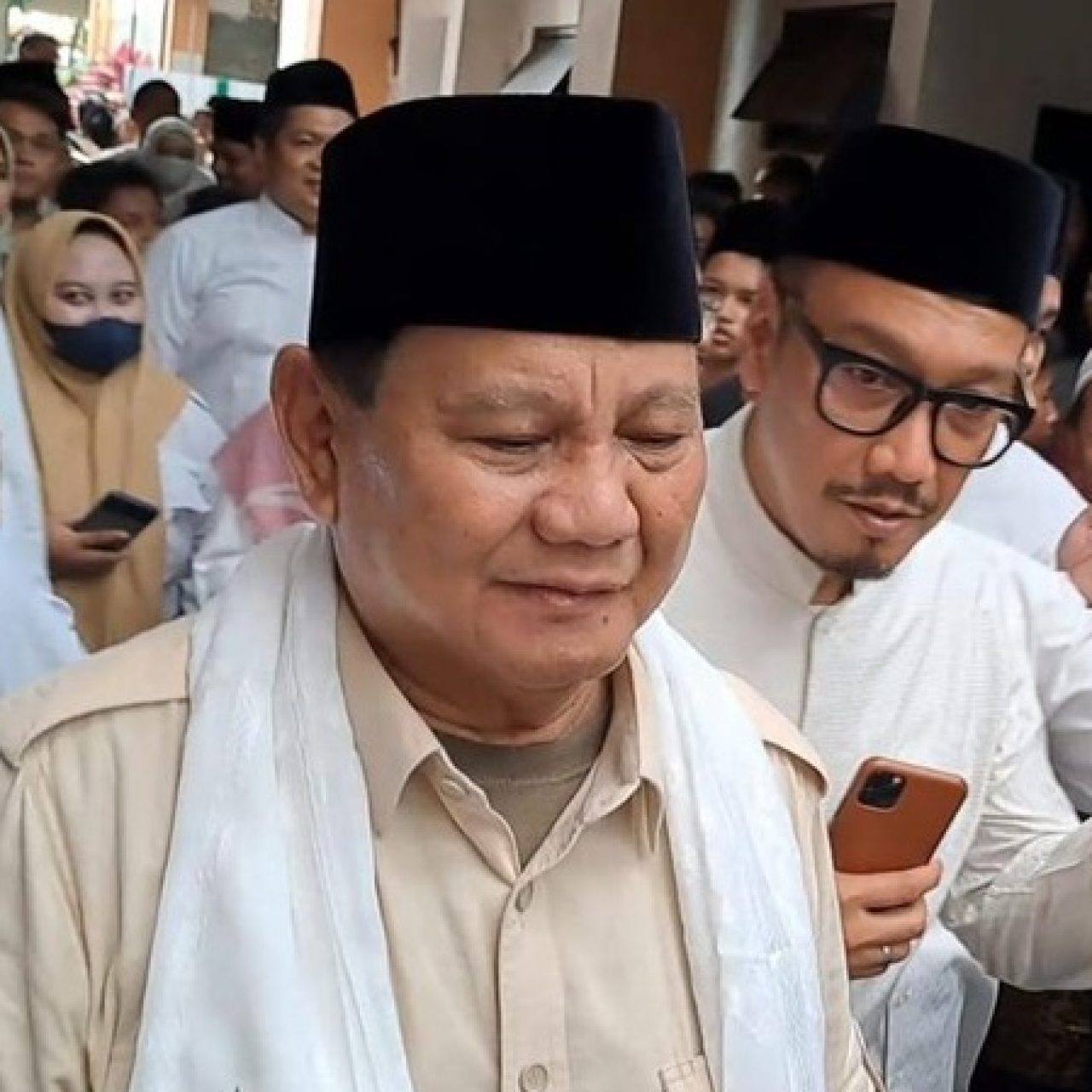Prabowo Tertawa Lebar Usai Bertemu dengan Jokowi, Apa Isi Pembicaraannya?