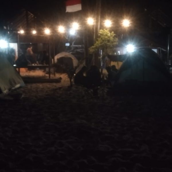 Sejumlah Pengelola Penginapan di Kawasan Wisata Bira Mengeluh Tidak Lagi Dapat Pemasukan Sejak Adanya Aktivitas Camping di Sekitar Pantai Bara
