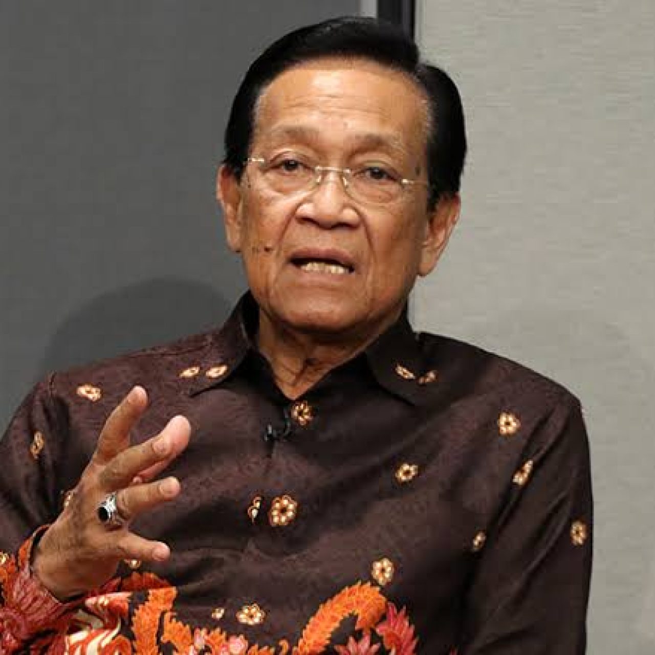 Ade Armando Dilaporkan ke Polisi oleh Masyarakat DIY, Sri Sultan HB X Angkat Bicara