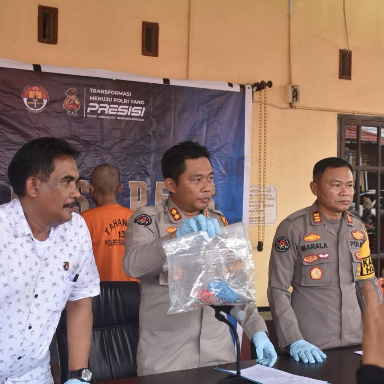 Kapolres Bulukumba Pimpin Konferensi Pers Penganiayaan Dengan Pisau Dapur di Bulukumba