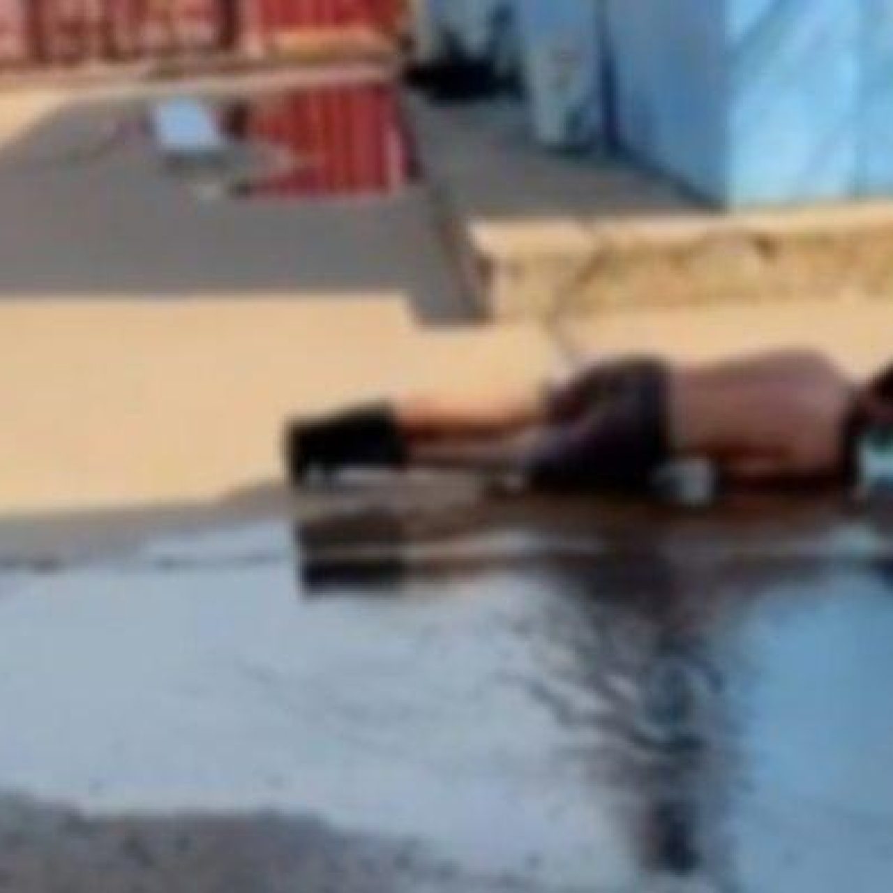 Viral Pekerja Tambang di Morosi Sultra Disuruh Guling-guling di Genangan Air Tanpa Baju