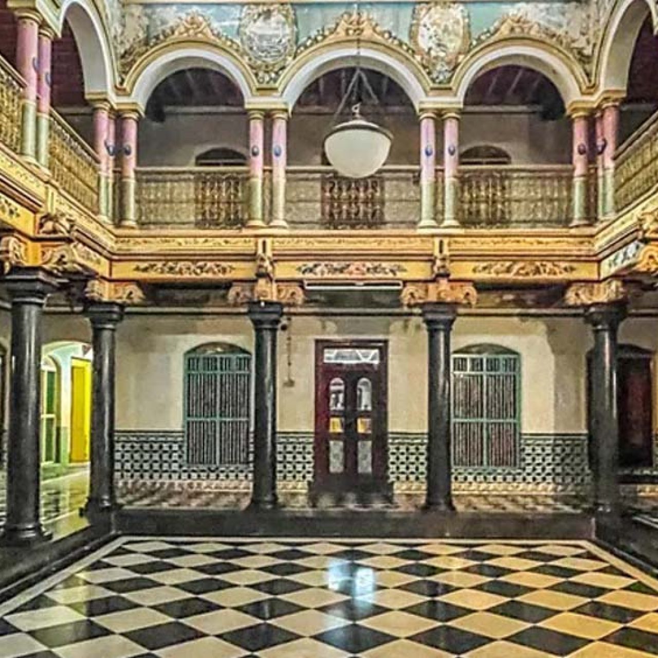 10.000 rumah mewah yang terlupakan di India