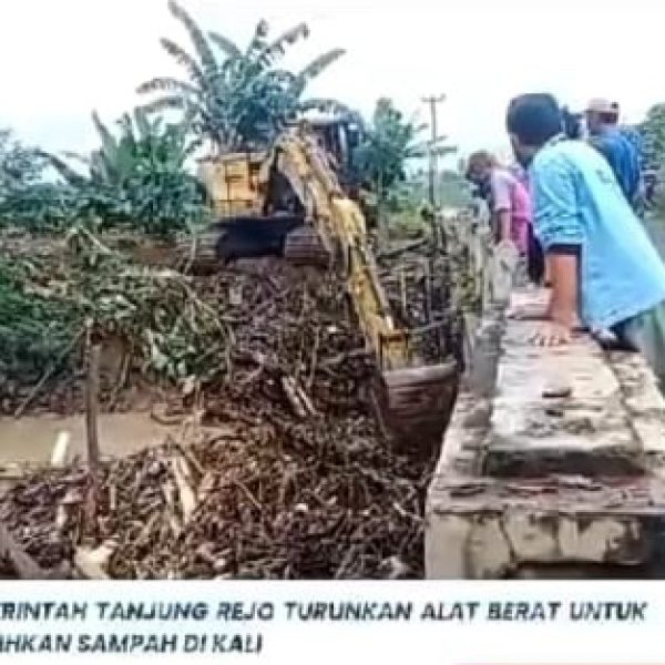 Pemerintah Desa Tanjung Rejo Bersama Camat Way Khilau Adakan Kegiatan Penanggulangan Banjir