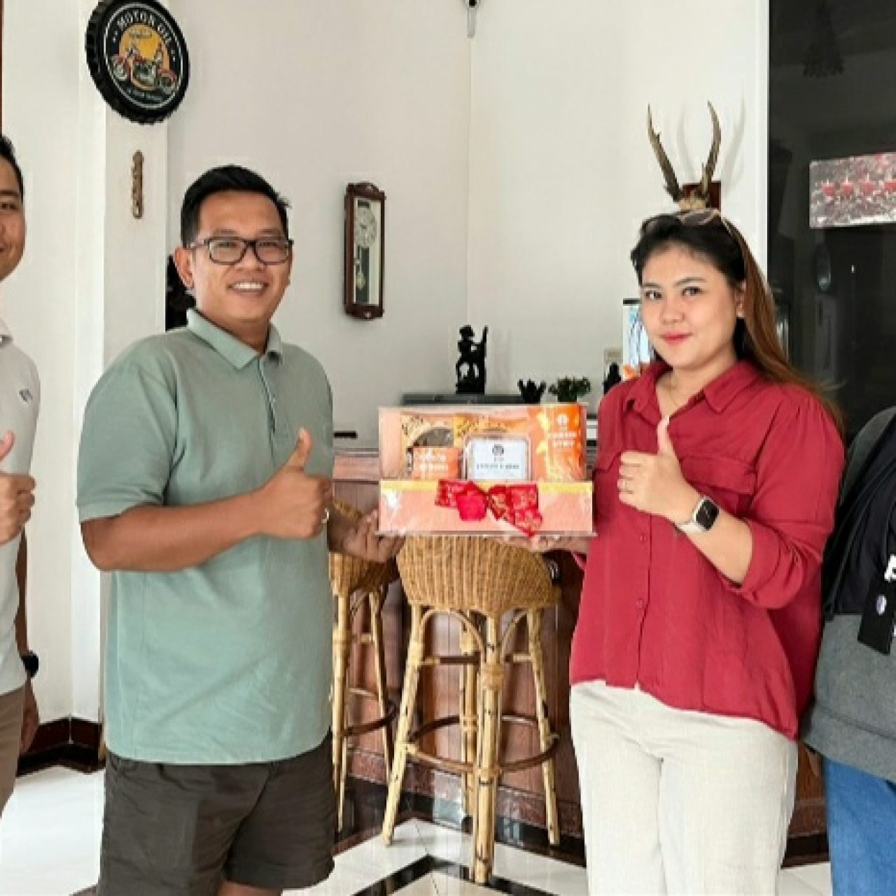 Telkom Siantar Apresiasi Kikiku Guesthouse dengan Hampers Tahun Baru 2025