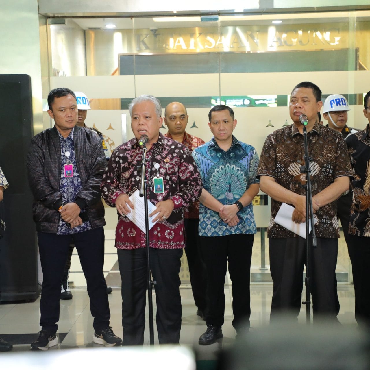 Tim Penyidik JAM PIDSUS Tetapkan dan Lakukan Penahanan Terhadap Tersangka IR Terkait Perkembangan Perkara Korupsi Jiwasraya