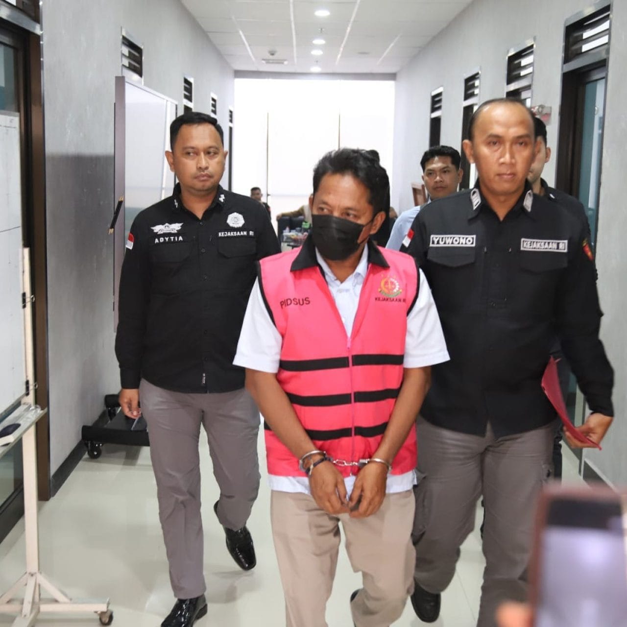 Kajati Kalti Kembali Tetapkan 1 Tersangka Perkara Dugaan Tindak Pidana Korupsi Pengelolaan Keuangan Pada Perusda Pertambangan Bara Kaltim Sejahtera (BKS) Tahun 2017s/d 2020