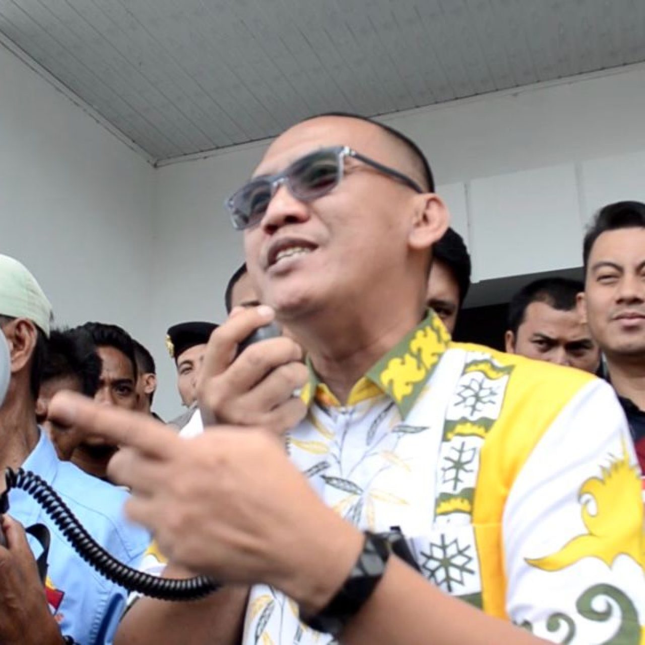Sikap Arogan Ketua Komisi Pemilihan Umum ( KPU ) Pesawaran Saat Di Wawancara Awak Media