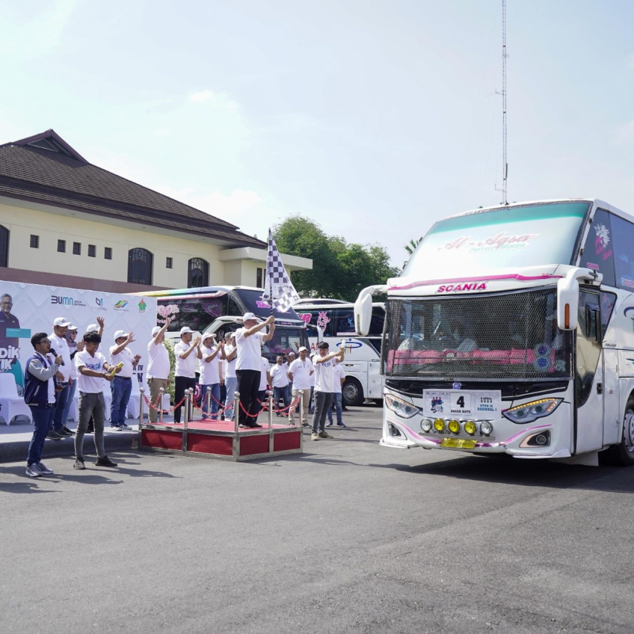 PTPN IV PalmCo Siap Layani 900 Pemudik Gratis di Sumatera dan Kalimantan Ini Dia 10 Rute Tujuan Mudik Gratis PTPN IV PalmCo di Sumatera dan Kalimantan