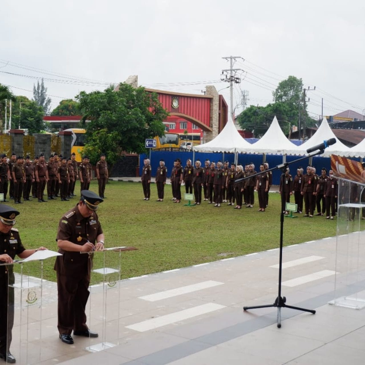 Kepala Kejaksaan Tinggi Kalimantan Timur Melakukan Pelantikan,Pengambilan Sumpah Dan Serah Terima Eselon III Jabatan Di Lingkungan Kejaksaan Tinggi Kalimantan Timur