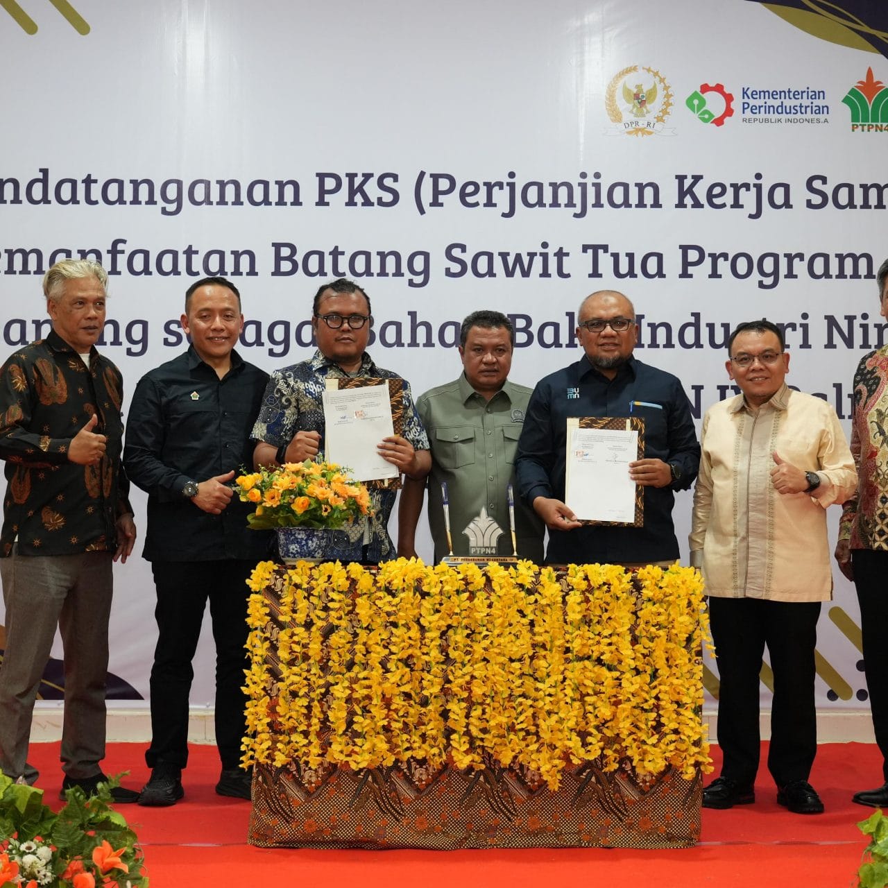 PTPN IV PalmCo Jalin Kerja Sama Produksi Nira dari Batang Sawit Guna Stimulus Ekonomi Masyarakat