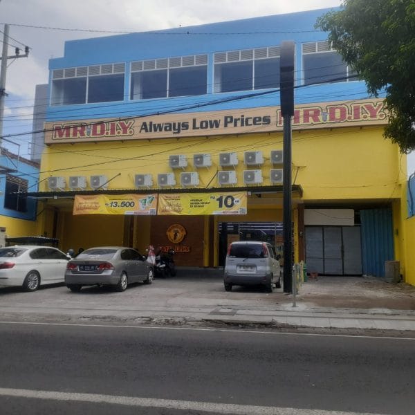 Ormas dan LSM Ajukan Hearing ke DPRD Banyuwangi Terkait Dugaan 9 Gerai Mr. DIY Tak Miliki Izin