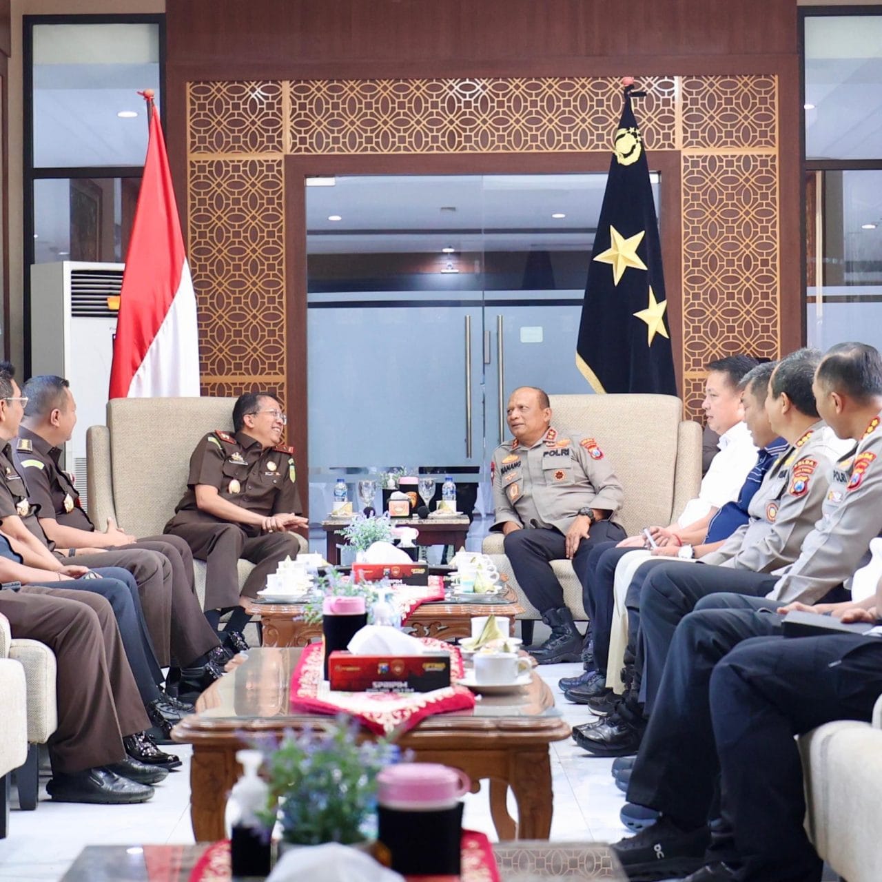 Kapolda Jatim Terima Kunjungan Kajati Perkuat Sinergitas Antar Lembaga Penegak Hukum