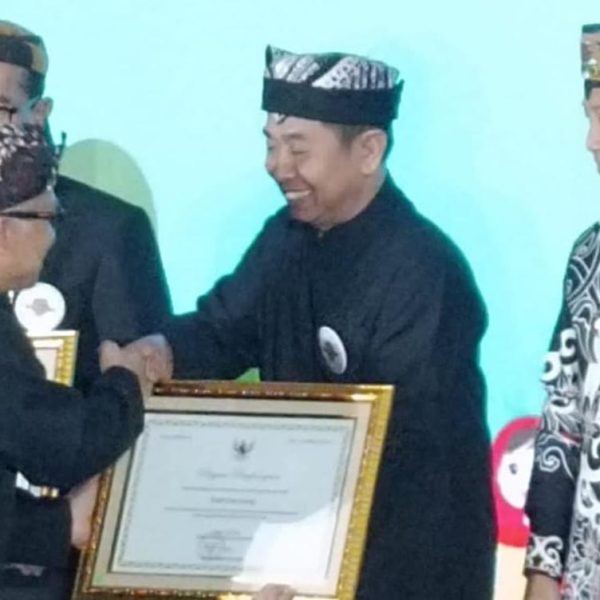 Konsisten Lestarikan Bahasa Using, Banyuwangi Raih Penghargaan dari Kemendikdasmen