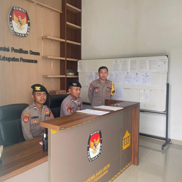 Polri Presisi Kawal Demokrasi: Pengamanan Kantor KPUD Pesawaran Diperkuat Jelang Pleno Kabupaten