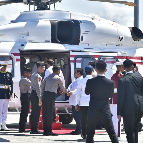 Helikopter AW 189 Polri Melaksanakan Pelayanan Penerbangan Kepresidenan untuk Presiden RI dan Presiden Perancis dengan Sukses