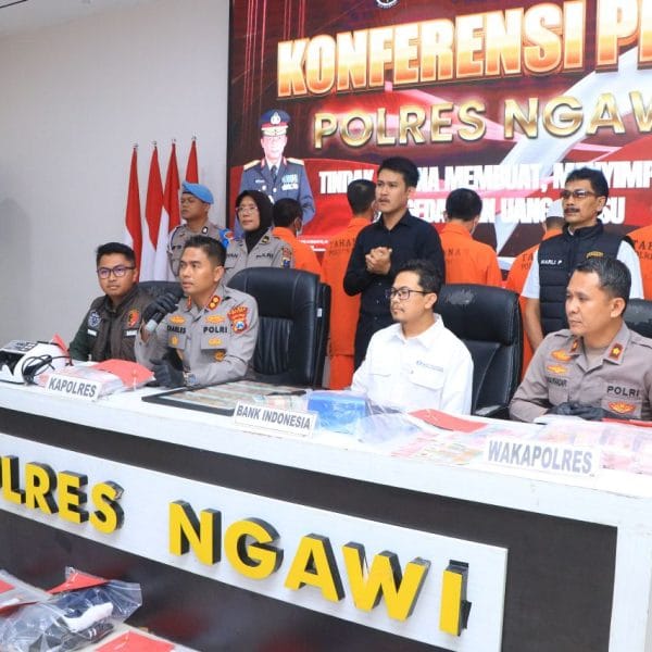 Polres Ngawi Berhasil Amankan 5 Tersangka Pengedar Uang Palsu Lintas Provinsi