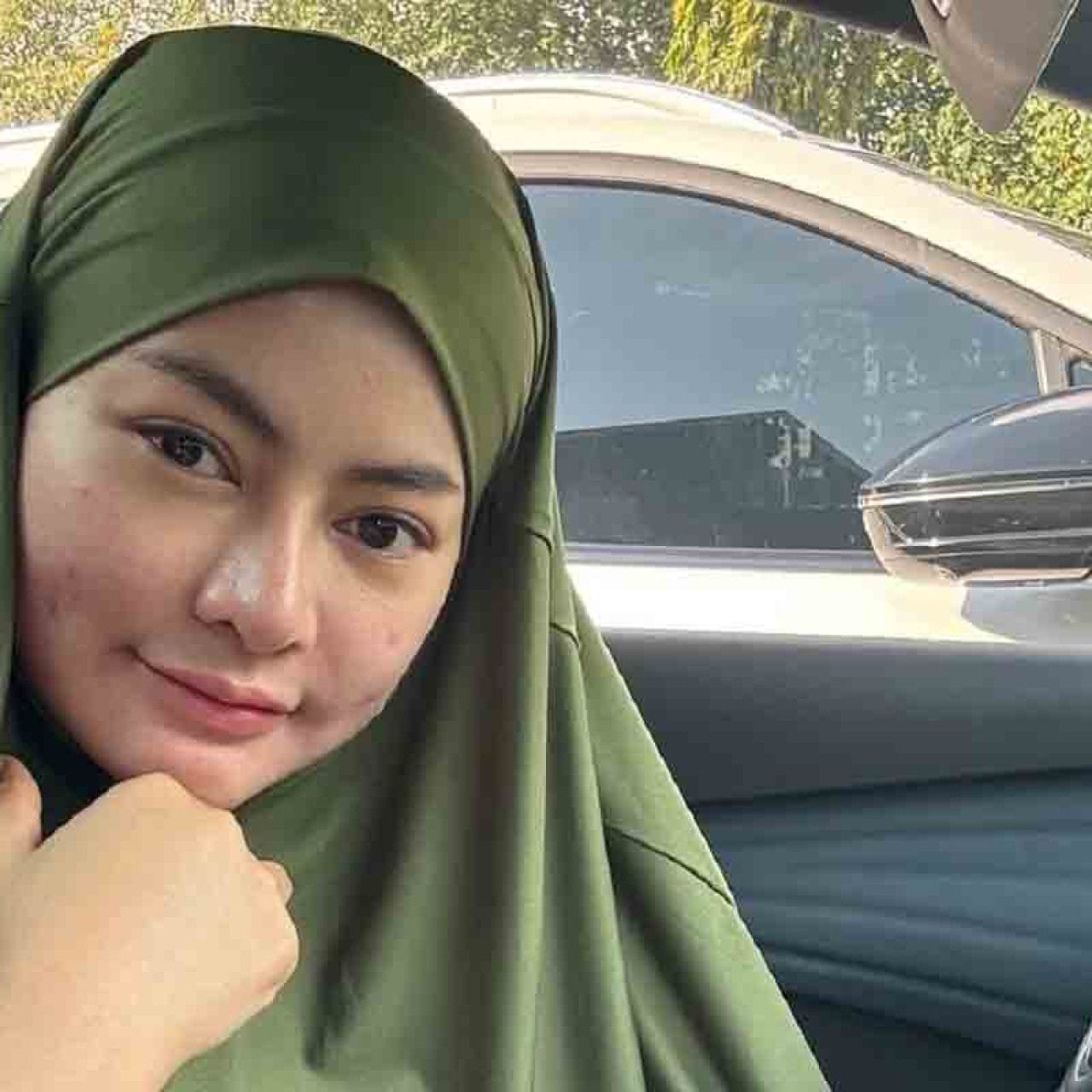 Vitalia Sesha Berhijab Lagi Usai Tinggalkan Kontroversi