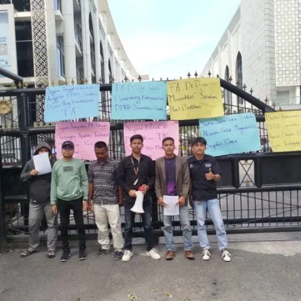 Aksi Demo DPW ALAMP, Minta Kapoldasu Tindaklanjuti Penanganan Kasus Asusila Oknum Anggota DPRD Sumut