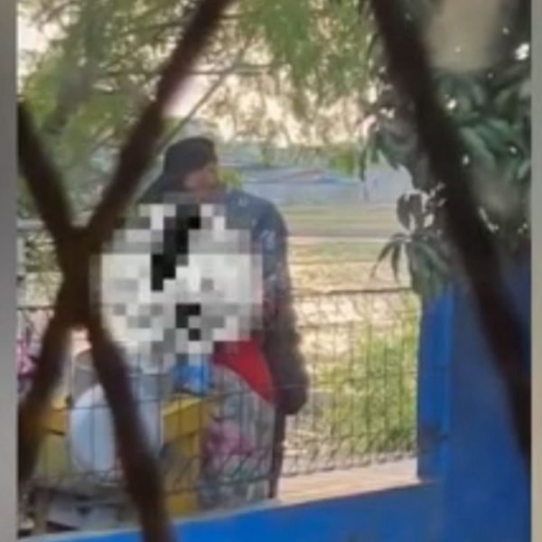 Viral Aksi Tak Senonoh Tukang Bakso Terekam Kamera