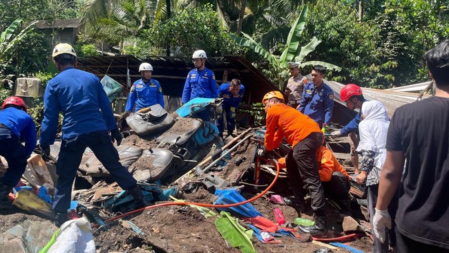 kecelakaan truk di Purworejo