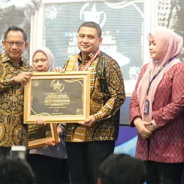Makassar Dianugerahi SPM Awards 2025 dari Kemendagri
