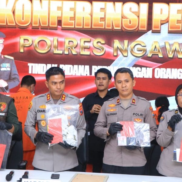 Polres Ngawi Berhasil Ungkap Kasus TPPO Dalih Adopsi 4 Tersangka Diamankan