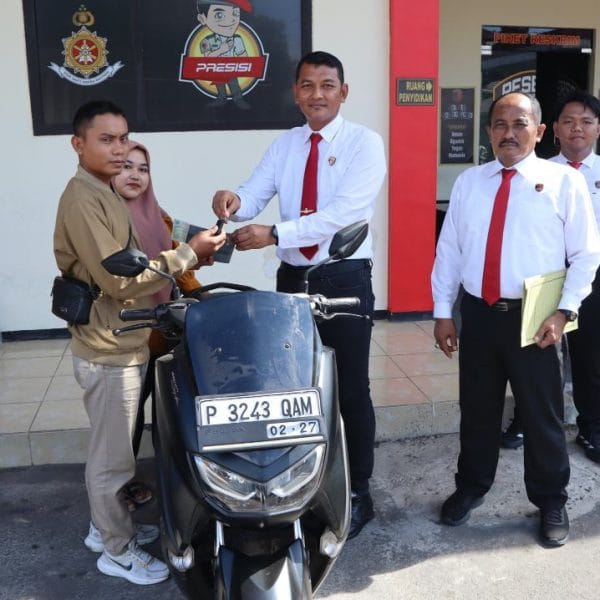 Bahagianya Korban Penggelapan di Bondowoso Saat Polisi Temukan dan Kembalikan Motornya Tanpa Biaya