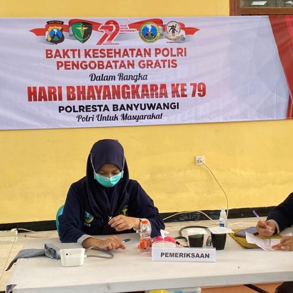 Polresta Banyuwangi Gelar Bakti Kesehatan Gratis di Wihara Dhamma Kerti Sambut Hari Bhayangkara ke-79