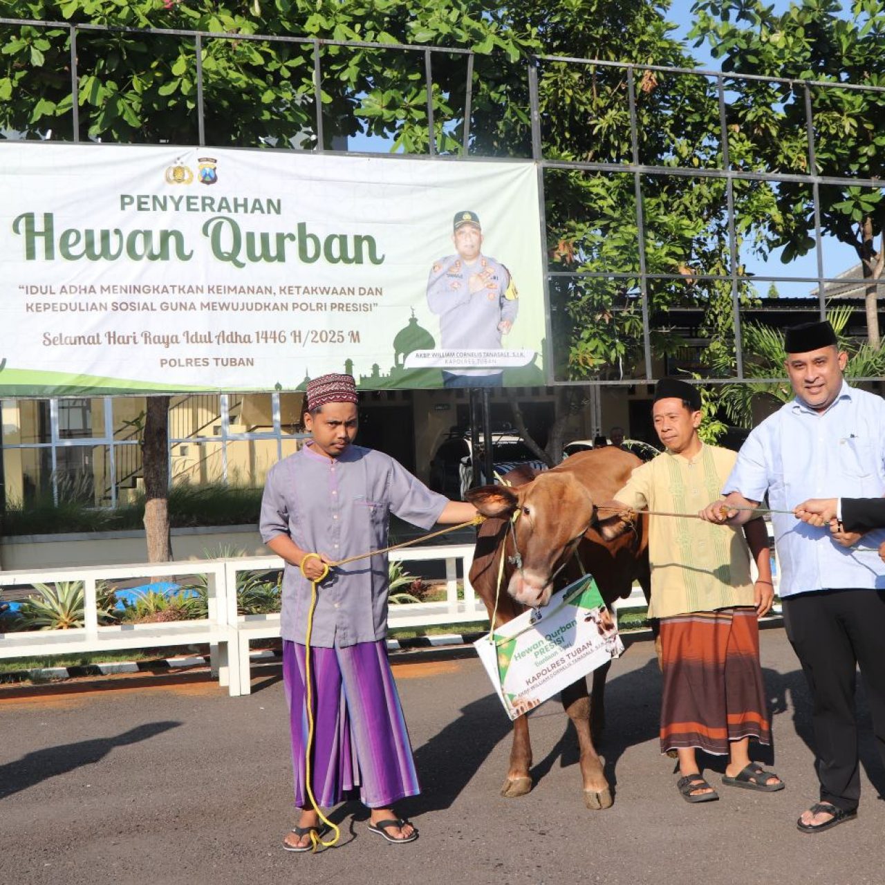 Idul Adha 1446 H, Polres Tuban Distribusikan 6 Ekor Sapi dan 27 Kambing