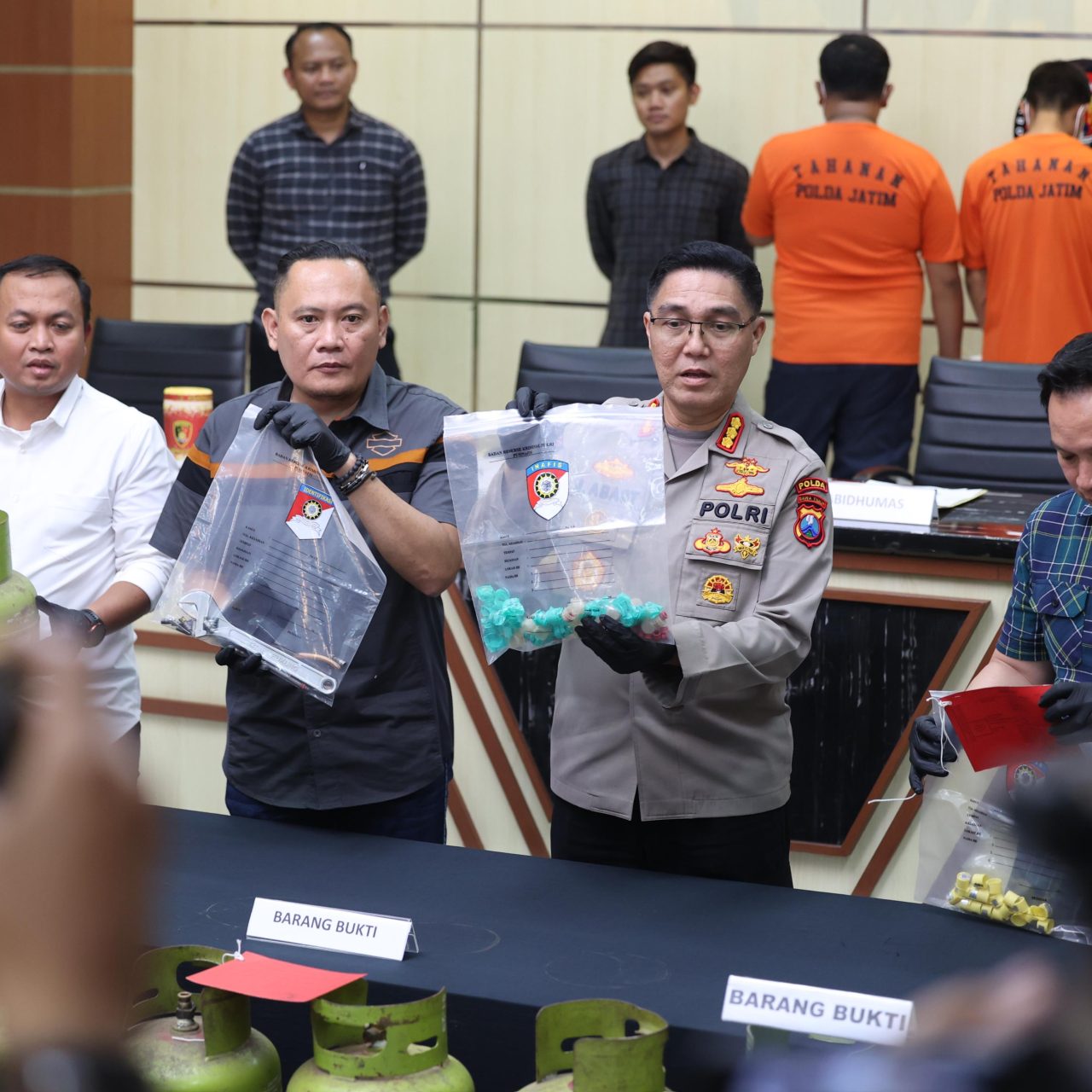 Polda Jatim Berhasil Bongkar Sindikat Pengoplos LPG Subsidi di Malang, 4 Orang Ditetapkan Sebagai Tersangka