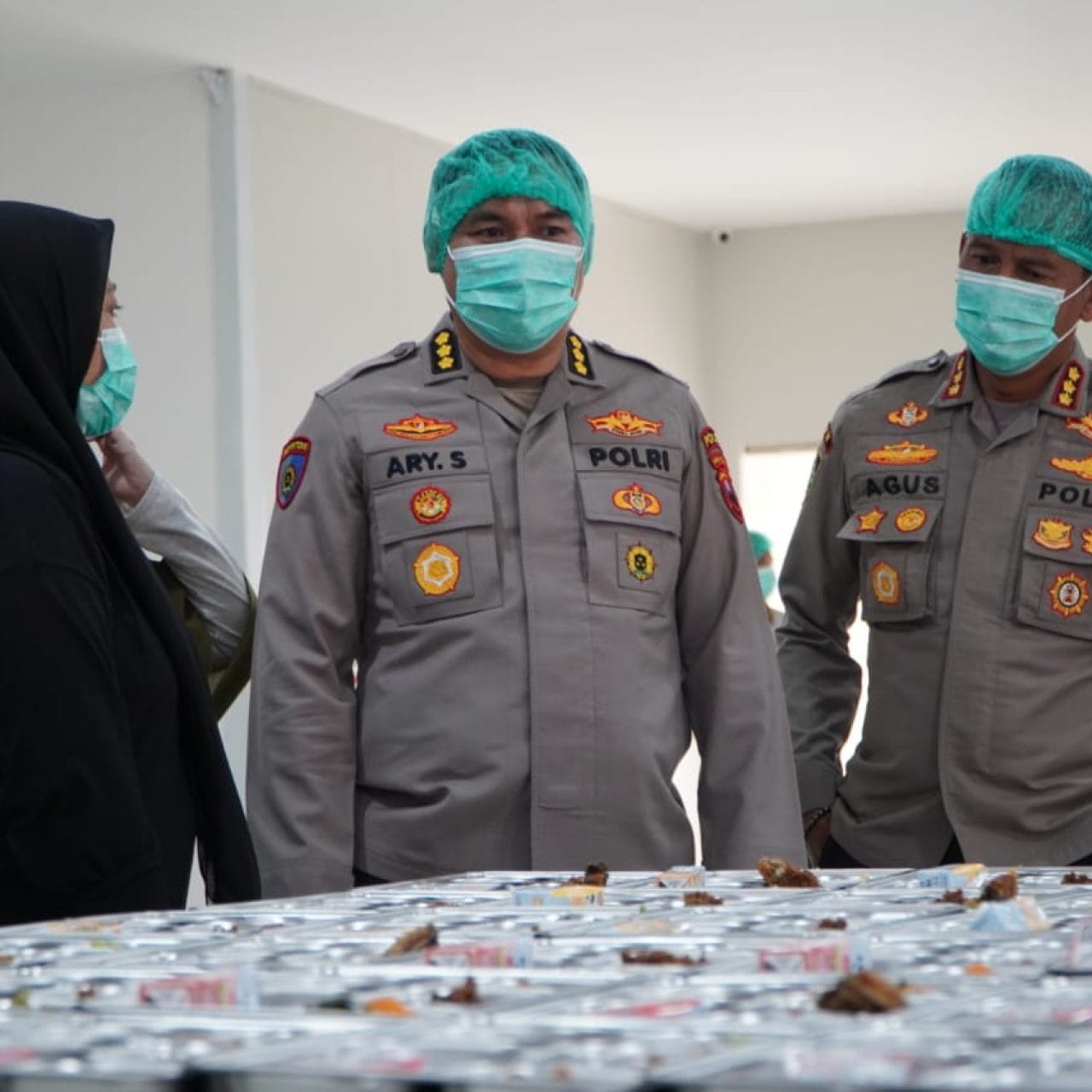 Polda Jatim Dukung Asta Cita Salurkan Ribuan Porsi Makanan Bergizi Gratis Untuk Pelajar   