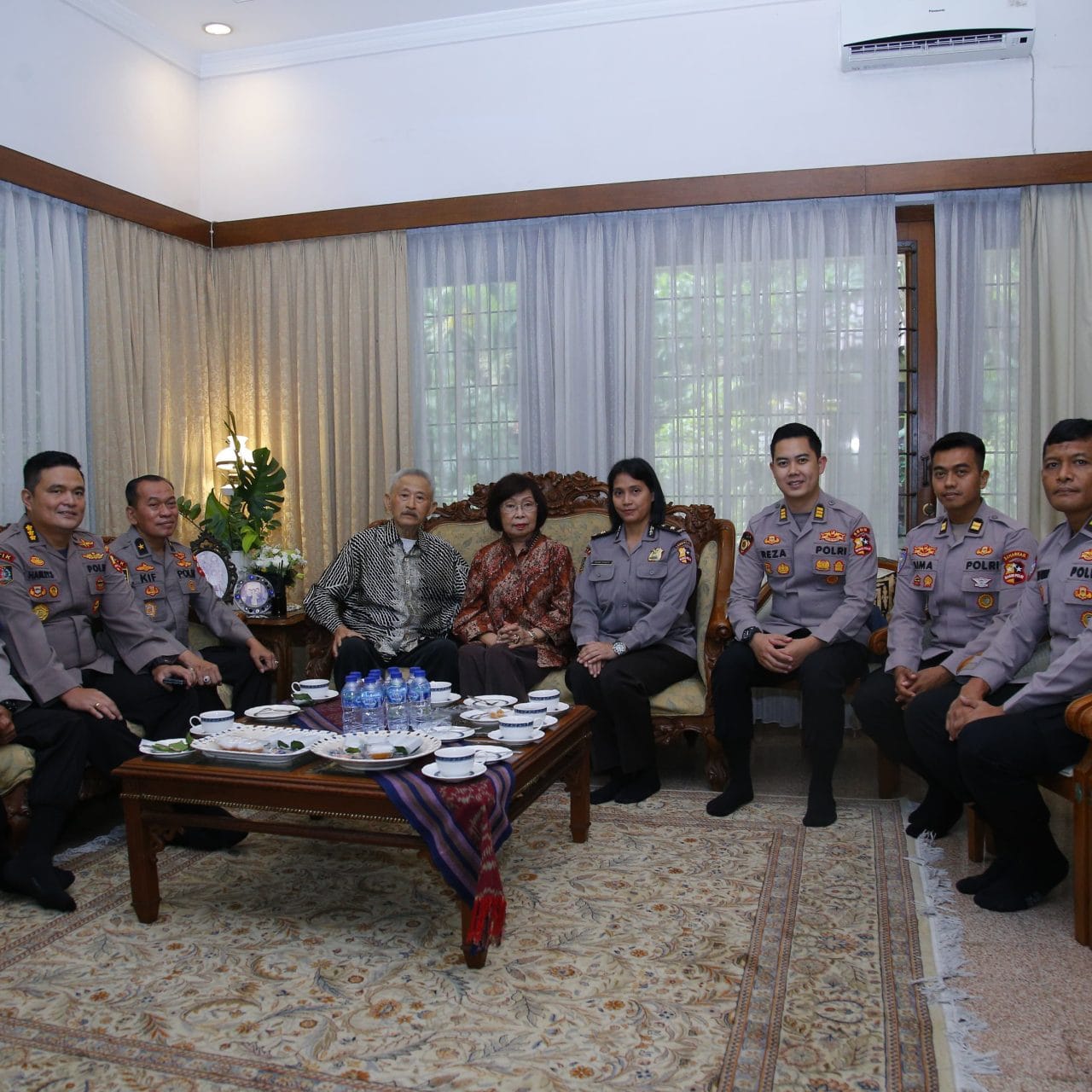 Anjangsana HUT Bhayangkara ke-79, Polri Kunjungi Mantan Kapolri Jenderal (Purn) Roesdihardjo