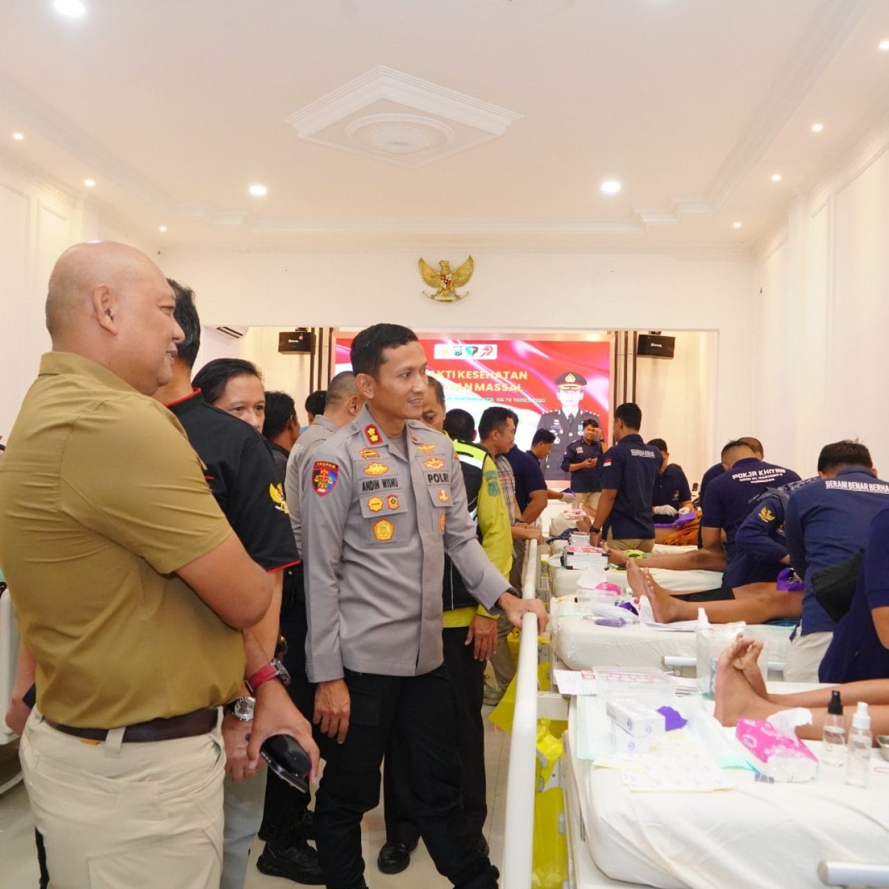 Bahagianya 100 Anak Ikuti Khitanan Massal Sambut Hari Bhayangkara ke-79 di Polres Ponorogo