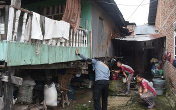 Renovasi Rumah Nenek Jawiah