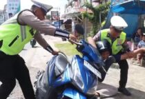kisah haru pengabdian polisi