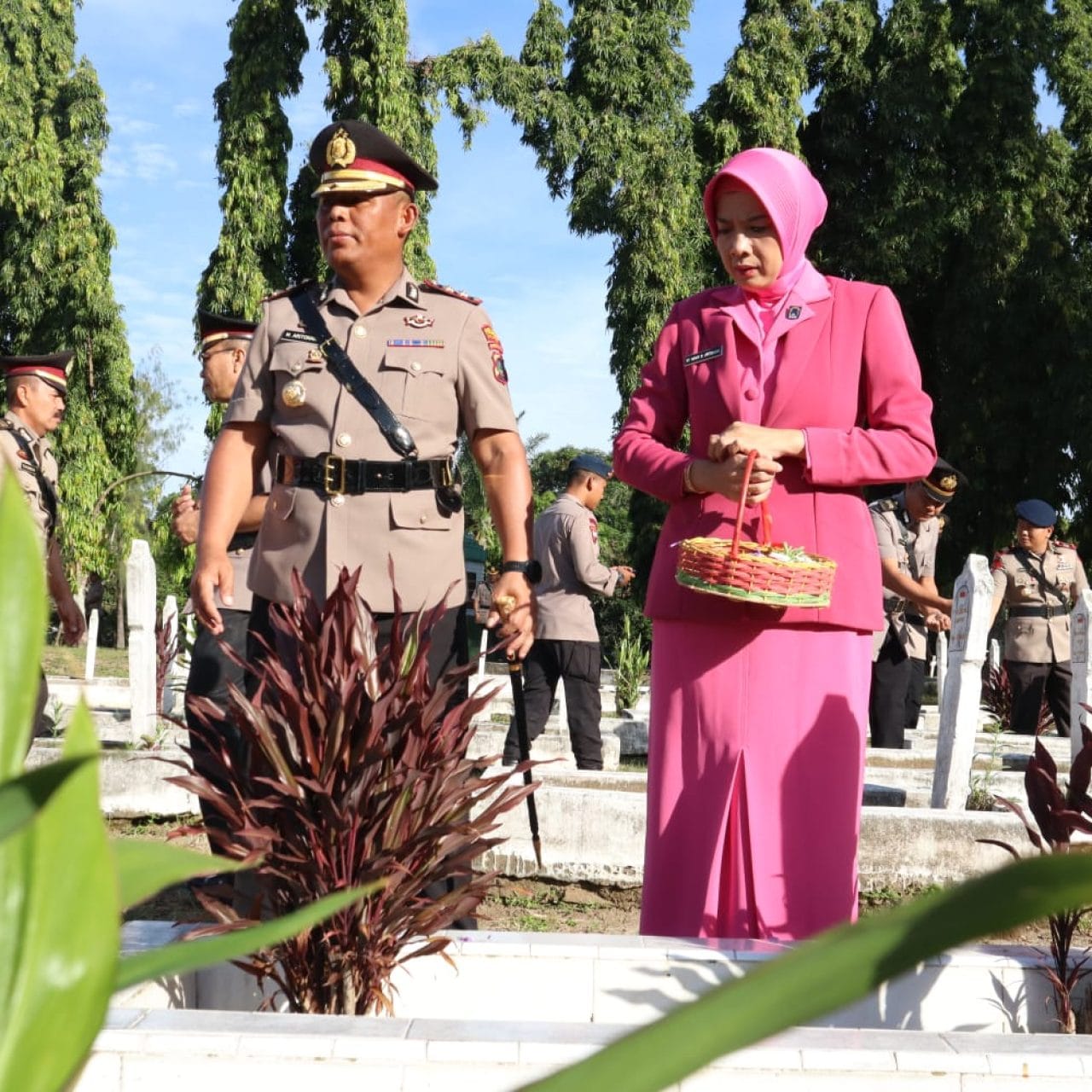 Mengenang Jasa Pahlawan, Polres Simalungun Gelar Ziarah dan Tabur Bunga di TMP Nagur Jelang Hari Bhayangkara ke-79