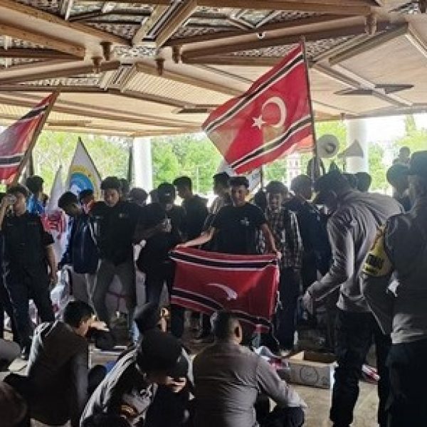 Bendera Bulan Bintang Berkibar di Banda Aceh, Polisi Tak Merespon?