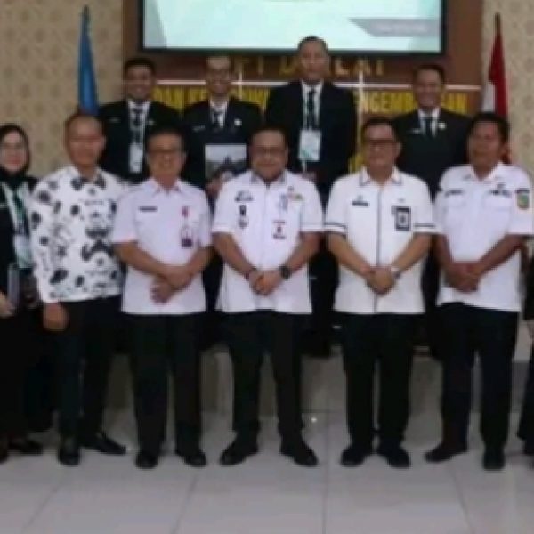 Sekda Tutup Kegiatan Pelatihan PKA Angkatan I Pemkot Lubuk Lingga