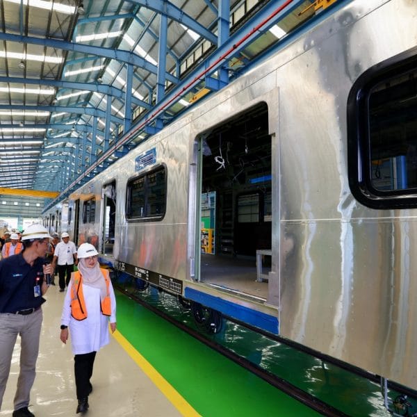 Serap Banyak Tenaga Kerja Lokal hingga Training ke Luar Negeri, INKA Banyuwangi Target Produksi 250 Gerbong Per Tahun